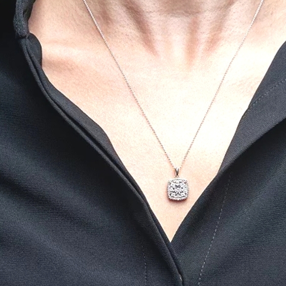 Classic Silver Necklace with Intricate Diamond Design - Picture 1 of 2